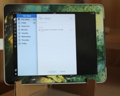 Как сделать подставку для iPad за 2 минуты